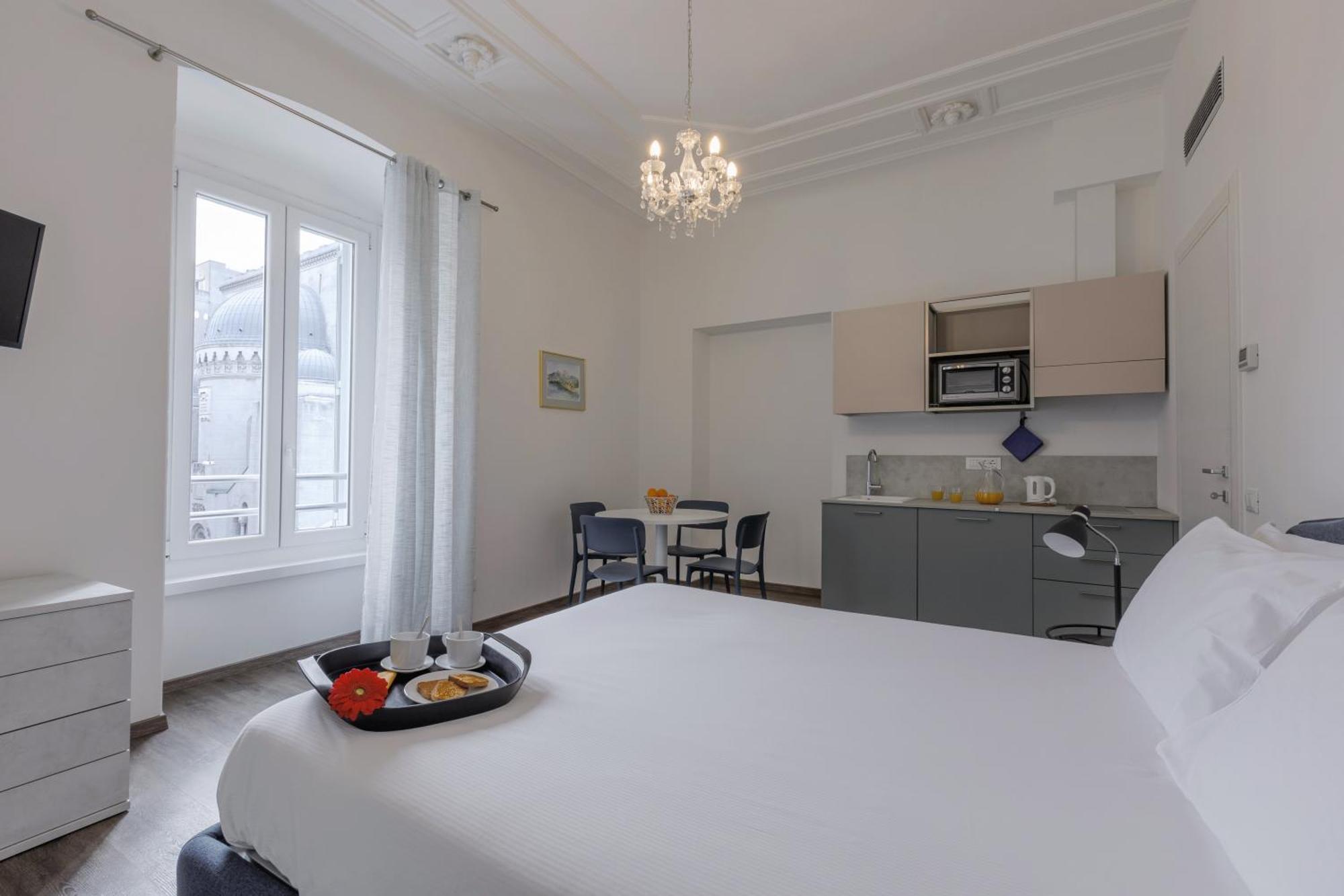 Residence Piazza Giotti 8 Trieste Eksteriør bilde